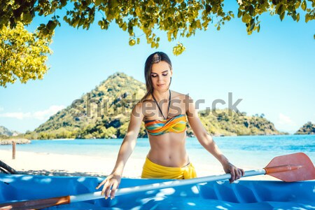 Foto stock: Nina · buceo · gafas · de · protección · mar · vacaciones · de · verano · superficial