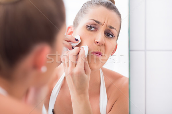 Stockfoto: Vrouw · badkamer · spiegel · gezicht · vrouwen · schone