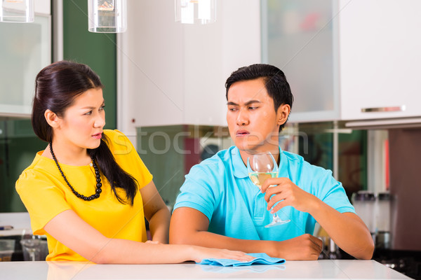 Asian paar relatie moeilijkheden jonge knap Stockfoto © Kzenon