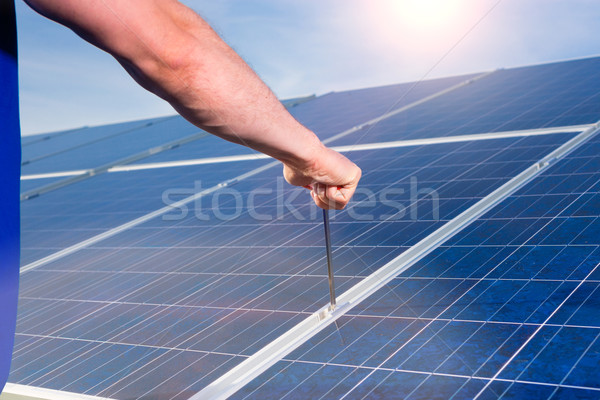 Technik panele słoneczne produkcji energii ze źródeł odnawialnych energia słoneczna Zdjęcia stock © Kzenon