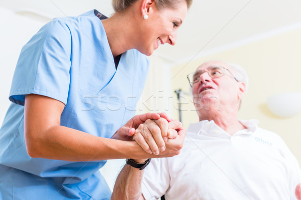 Foto stock: Enfermeira · mão · senior · homem · casa