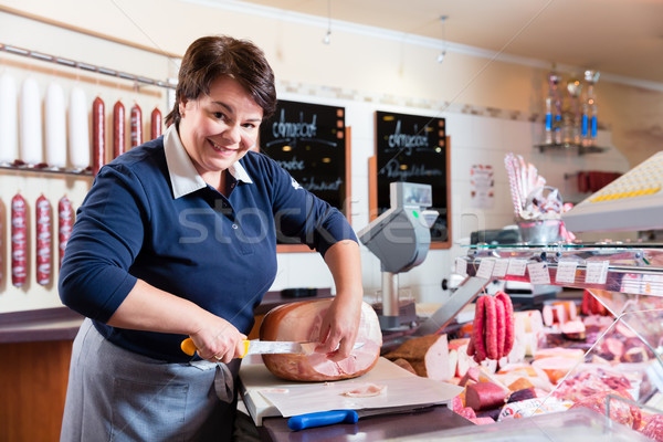 Foto stock: Experiente · açougueiro · compras · assistente · presunto