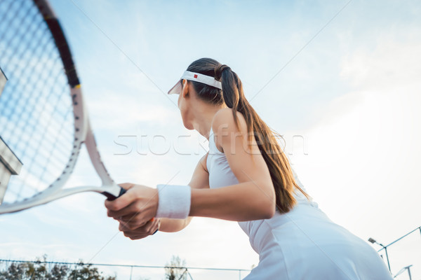 Vrouw terugkeren spelen tennis tennisbaan fitness Stockfoto © Kzenon