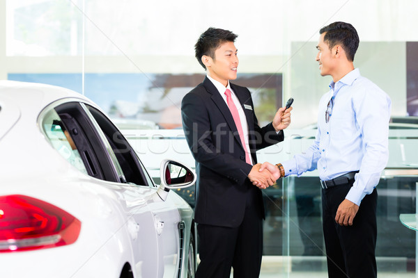 Asian voiture vendeur Auto client [[stock_photo]] © Kzenon