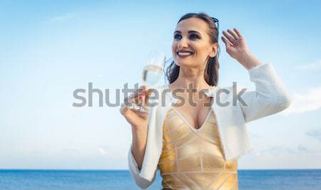 Foto stock: Turista · mulher · falante · telefone · Dubai