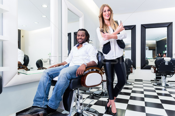 [[stock_photo]]: Barbier · client · salon · magasin · professionnels