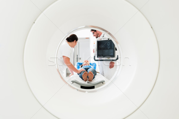 Arzt Krankenschwester Patienten scannen Tomographie Krankenhaus Stock foto © Kzenon