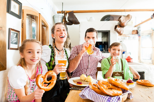 Stockfoto: Familie · restaurant · traditioneel · maaltijd · voedsel · kinderen