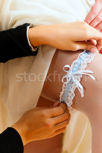 Menyasszony ruházat bolt esküvő ruhák választ Stock fotó © Kzenon
