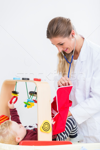 Foto stock: Cute · saludable · jugando · estetoscopio · cuidadoso