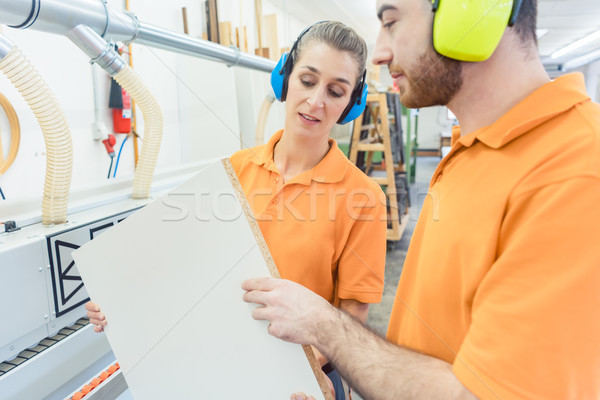 Foto stock: Carpinteiro · mobiliário · fábrica · peça · mulher · homem