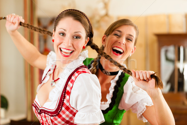 Zwei junge Frauen traditionellen Restaurant Veröffentlichung Zeichnung Stock foto © Kzenon