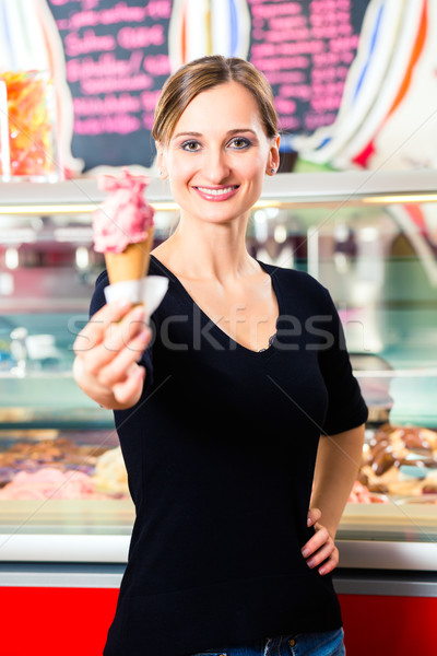 Fagylalt eladó adag fagylalt eladó lány Stock fotó © Kzenon