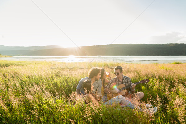 [[stock_photo]]: Groupe · jeunes · jouer · guitare · musique