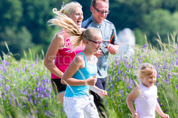 Familie lopen beter fitness zomer mooie Stockfoto © Kzenon