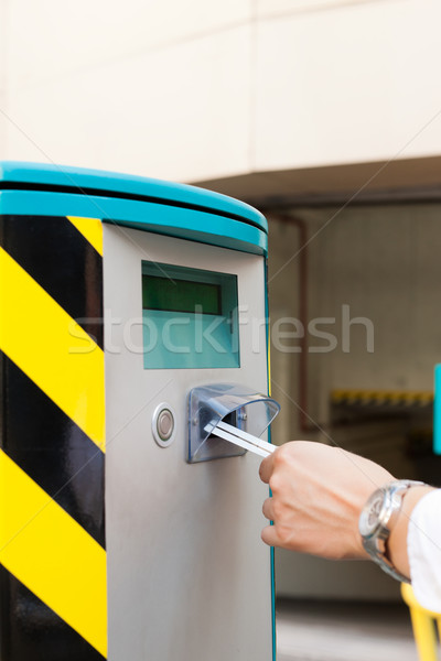 Hand Parkplatz Ticket Garage Stock foto © Kzenon