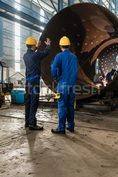 Zdjęcia stock: Pracowników · metaliczny · cylinder · dwa · doświadczony · wnętrza