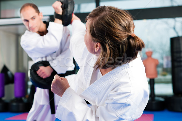 Kampfkünste Sport Ausbildung Fitnessstudio Menschen Stock foto © Kzenon
