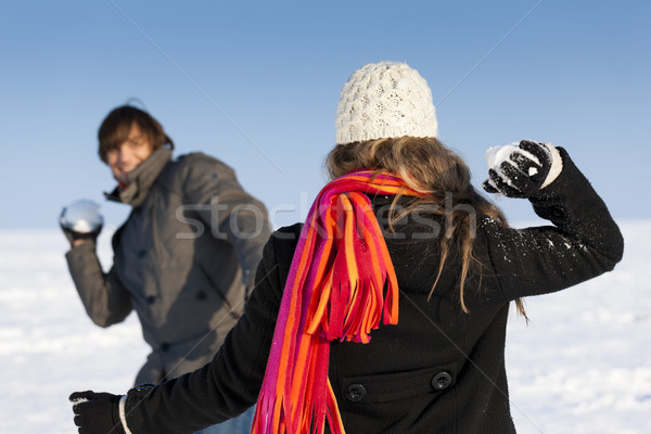 Paar Schneeball Kampf Winter Mann Frau Stock foto © Kzenon