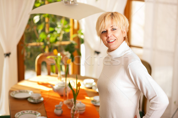 Сток-фото: женщину · таблице · чай · кофе · время · внутренний