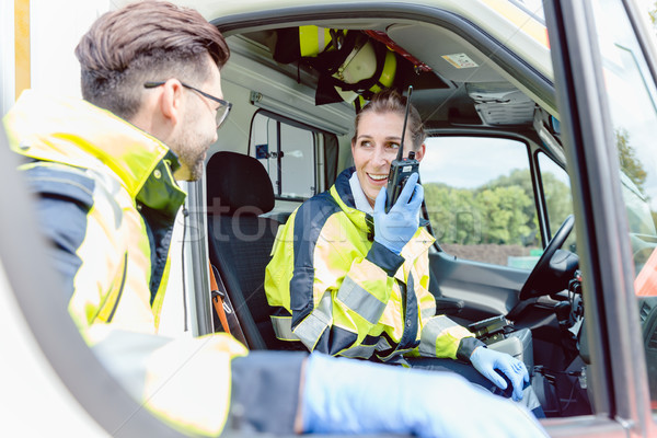 Ambulance radio contact discussion femme [[stock_photo]] © Kzenon