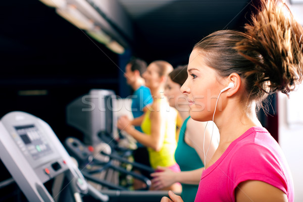 [[stock_photo]]: Personnes · gymnase · courir · groupe · femmes