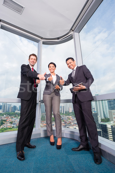 Asian équipe commerciale bureau réunion affaires homme [[stock_photo]] © Kzenon