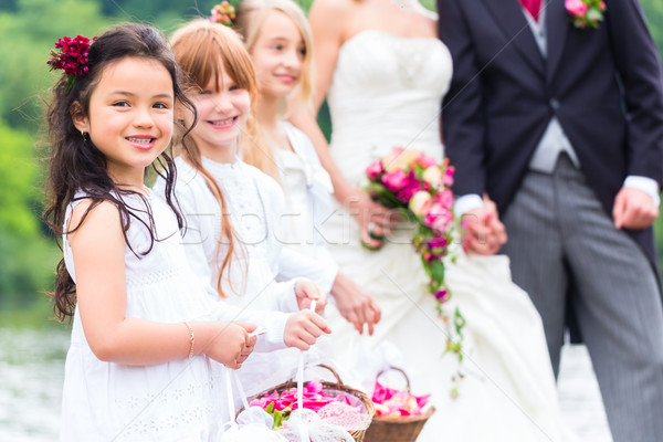 Bruiloft kinderen bloem mand paar bruid Stockfoto © Kzenon