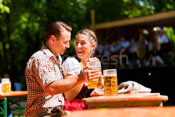 Foto stock: Feliz · casal · sessão · cerveja · jardim · desfrutar