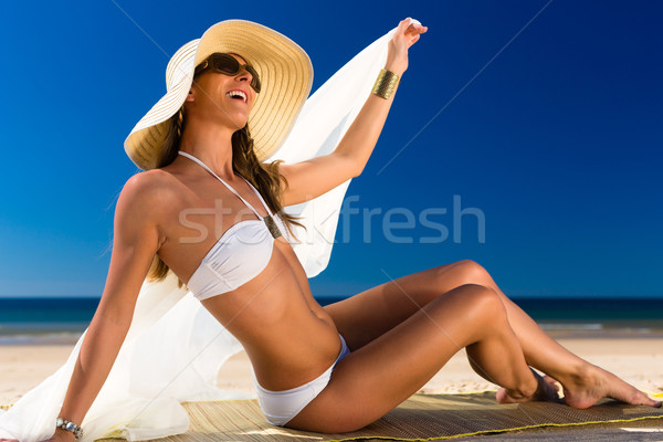Atrakcyjna kobieta bikini uśmiecha słońce plaży biały Zdjęcia stock © Kzenon