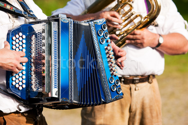 Latón banda tradicional acordeón tuba jugando Foto stock © Kzenon