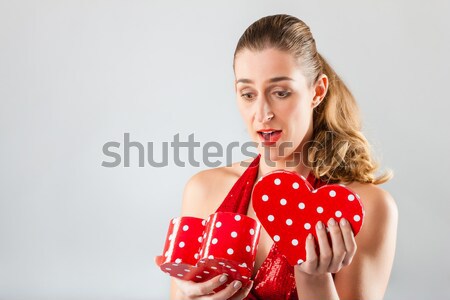 女性 開設 ギフト 失望した 不幸 歳の誕生日 ストックフォト © Kzenon