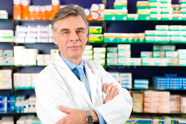 Farmaceuta apteki portret okulary doświadczony Zdjęcia stock © Kzenon
