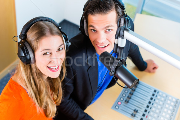 Stockfoto: Radio · station · lucht · man · vrouw · hosting