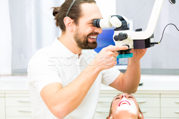 Foto stock: Dentista · microscópio · verificar · dentes · paciente · mulher