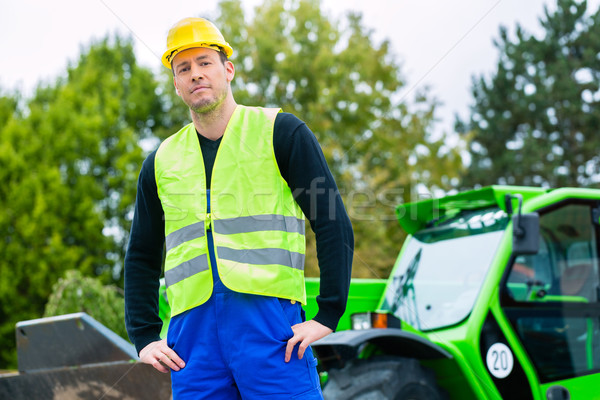 Constructeur construction machines pilote permanent [[stock_photo]] © Kzenon