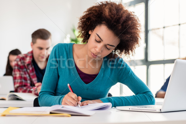 öğrenci yazı deneme sınıf genç kadın Stok fotoğraf © Kzenon
