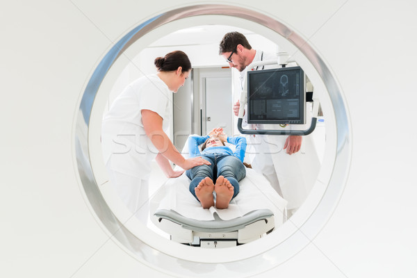 Foto stock: Médico · enfermeira · paciente · esquadrinhar · hospital