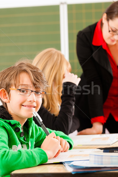 Onderwijs leerlingen leraar leren school elementair Stockfoto © Kzenon