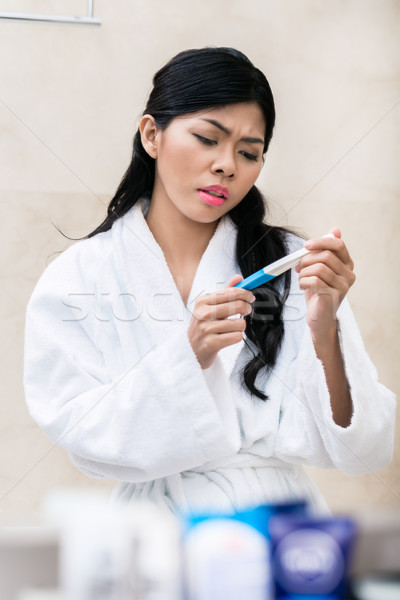 Asian kobieta smutne test ciążowy rano domu Zdjęcia stock © Kzenon