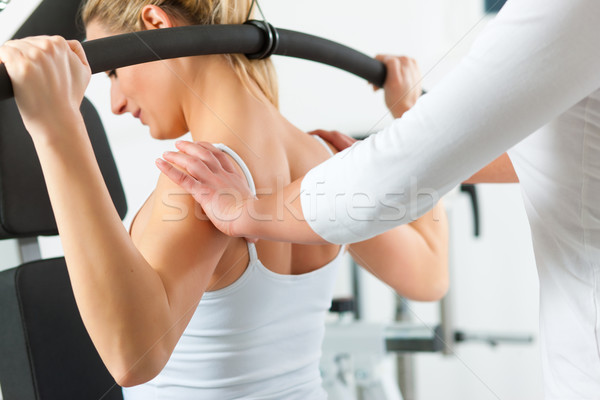 Beteg fizioterápia készít nő nők fitnessz Stock fotó © Kzenon