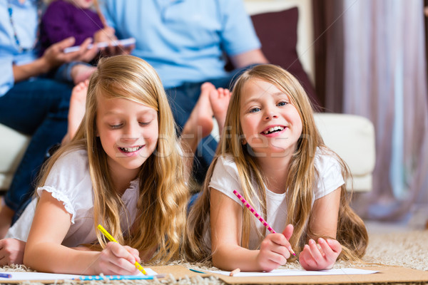 Foto stock: Casa · da · família · crianças · piso · família · mãe · pai