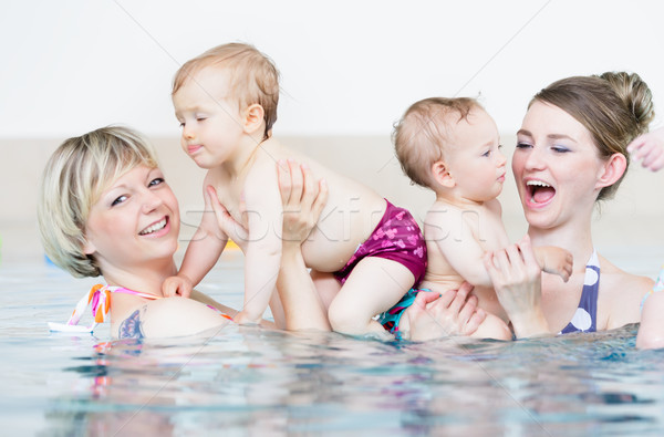 Madri piccolo bambini baby nuotare Foto d'archivio © Kzenon