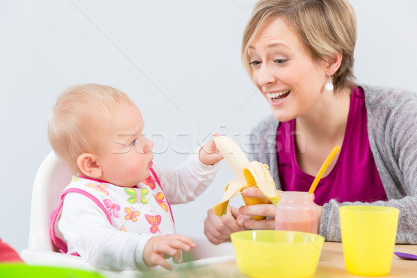 Foto stock: Feliz · madre · frescos · nutritivo · plátano · cute