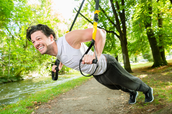 Foto stock: Homem · suspensão · treinador · esportes