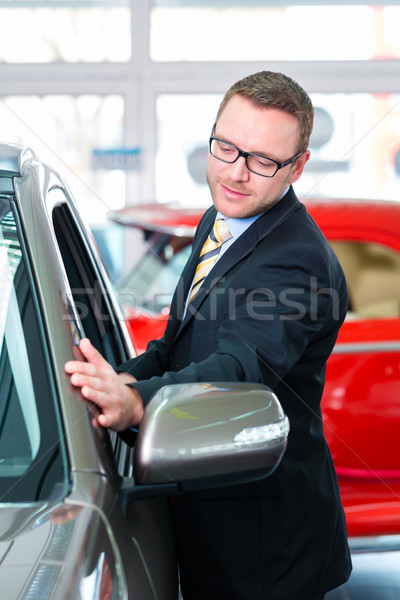 Vendeur voiture affaires travaux [[stock_photo]] © Kzenon