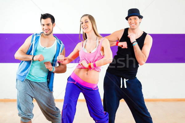 Ballerino zumba fitness formazione dance studio Foto d'archivio © Kzenon