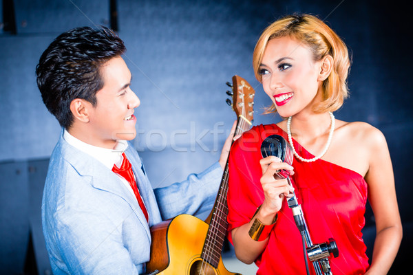 Foto stock: Asia · profesional · banda · canción · estudio · cantante