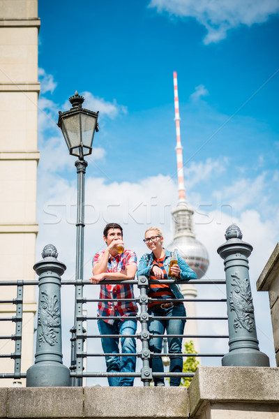 Berlin turisták élvezi kilátás híd múzeum Stock fotó © Kzenon