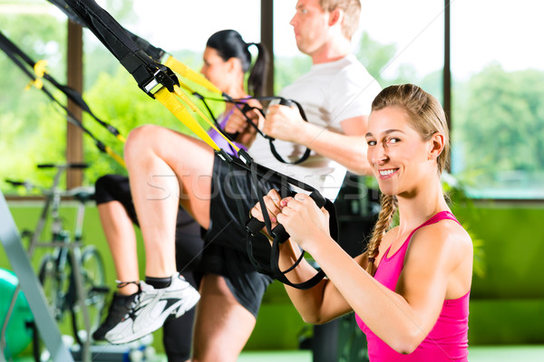 [[stock_photo]]: Personnes · sport · gymnase · suspension · entraîneur · groupe · de · gens